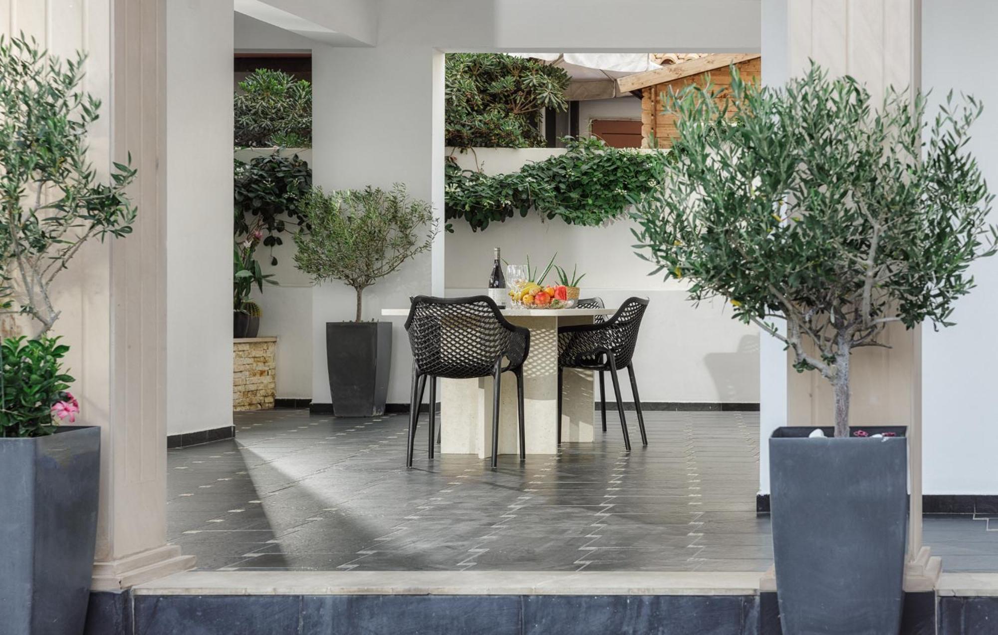 Historical Old Town Luxury Apartment